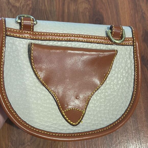 Dooney & Bourke Vintage classic handbag. Cream missing strap - Picture 3 of 8